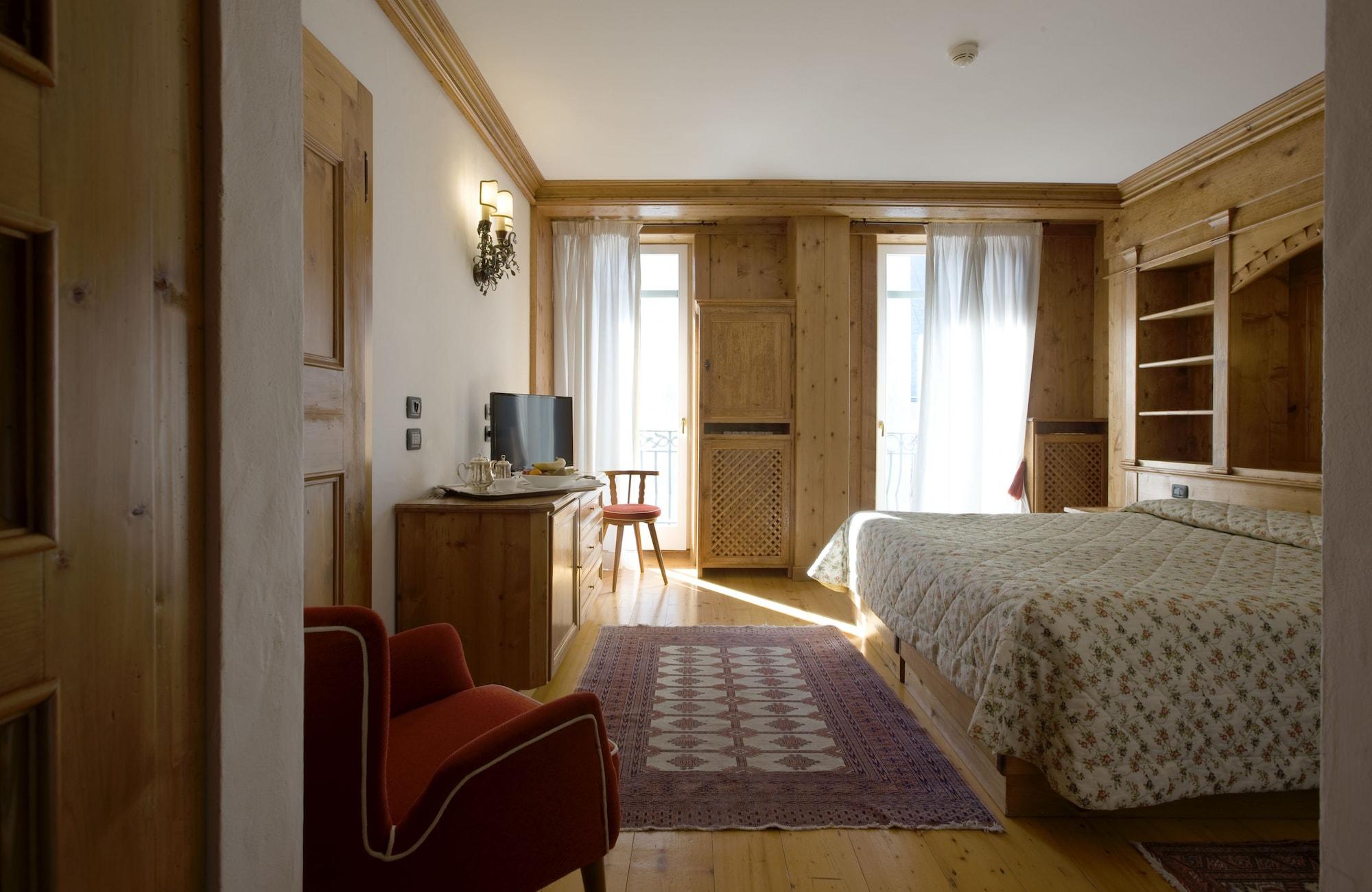 Hotel Cortina Кортина-д'Ампеццо Экстерьер фото